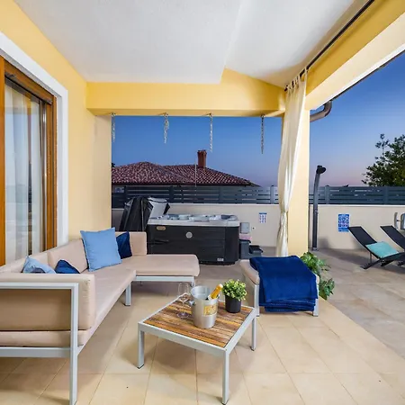 House With Pool And Whirlpool Βίλα *