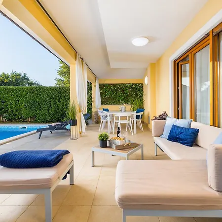 House With Pool And Whirlpool Βίλα Sarići